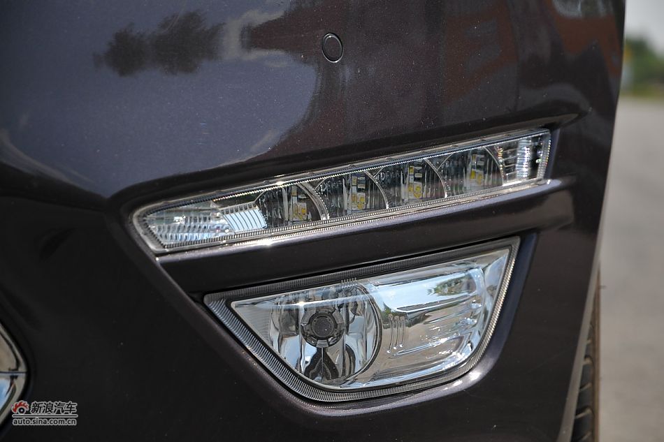 2011款蒙迪欧致胜车身细节