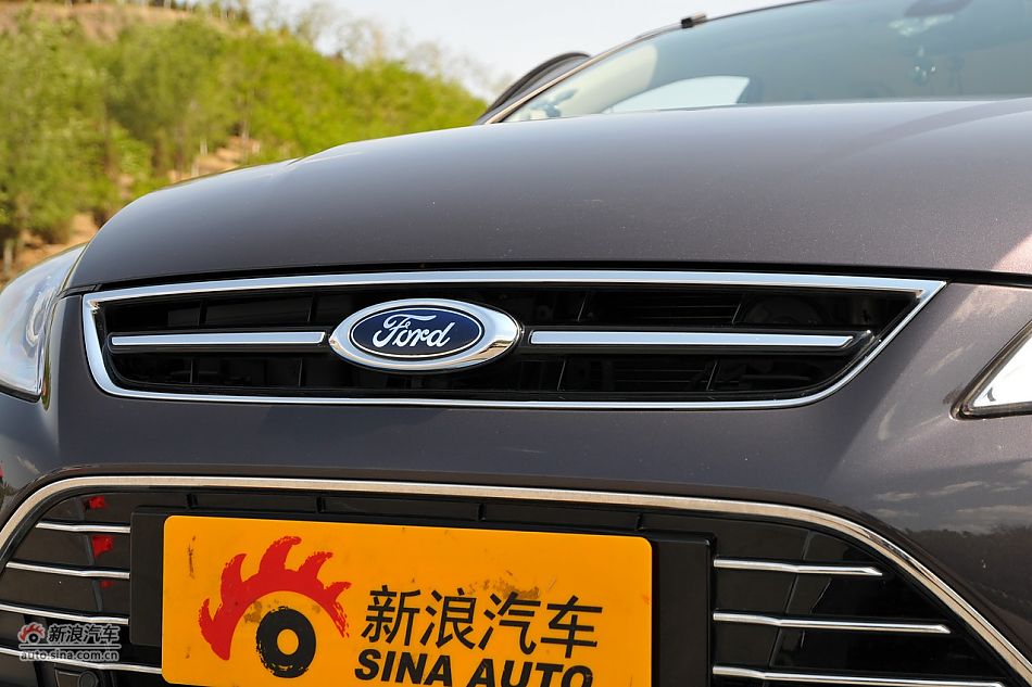 2011款蒙迪欧致胜车身细节