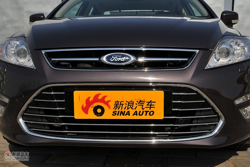 2011款蒙迪欧致胜车身细节