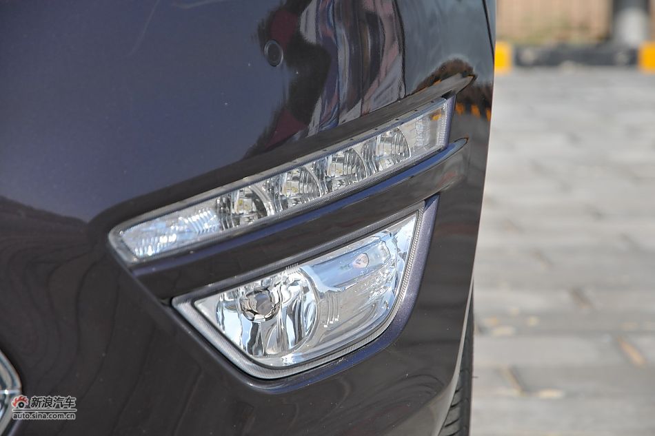 2011款蒙迪欧致胜车身细节