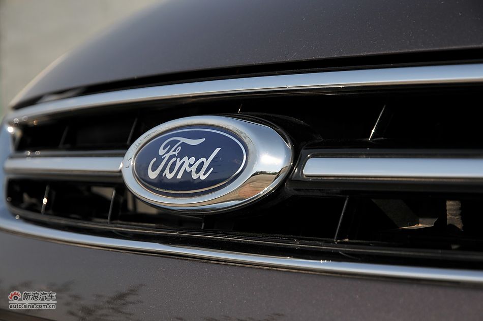 2011款蒙迪欧致胜车身细节