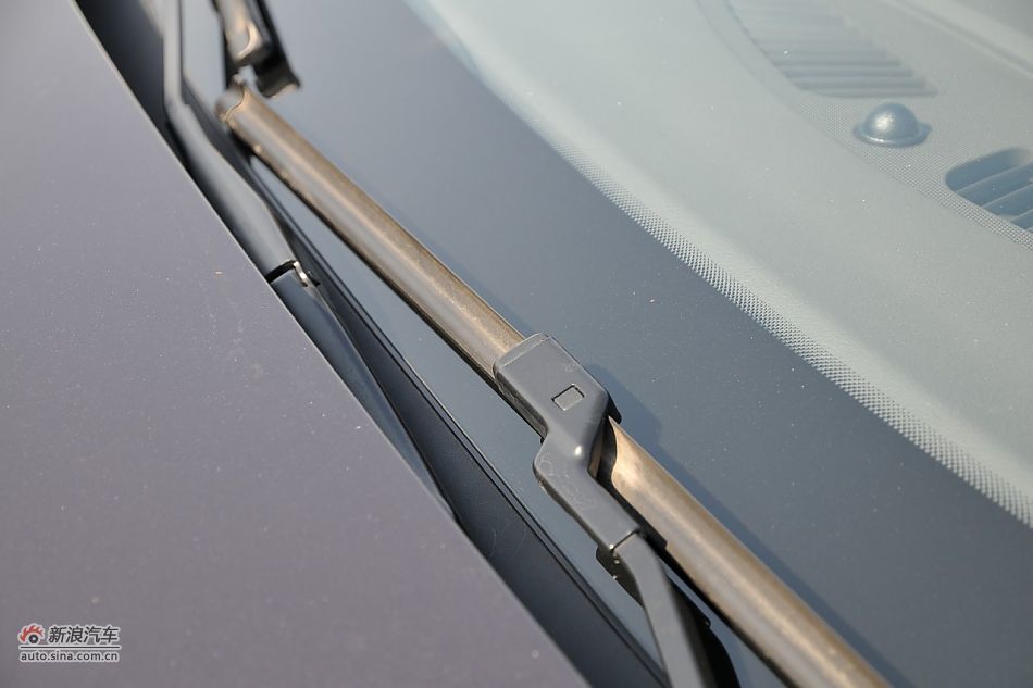 2011款蒙迪欧致胜车身细节