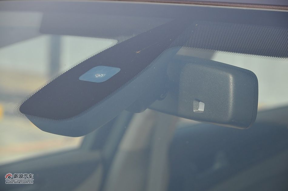 2011款蒙迪欧致胜车身细节