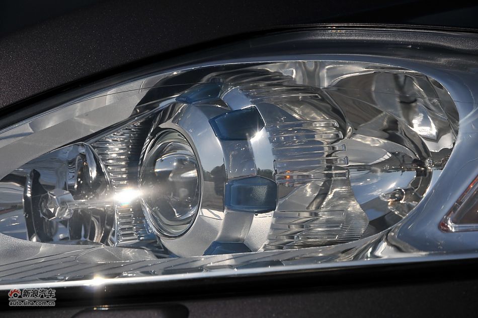 2011款蒙迪欧致胜车身细节