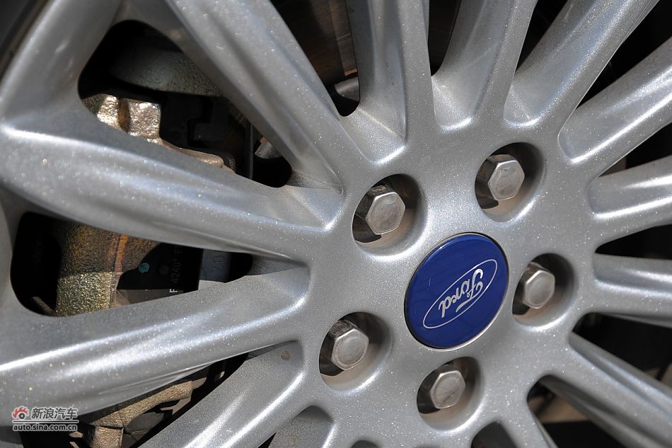 2011款蒙迪欧致胜车身细节