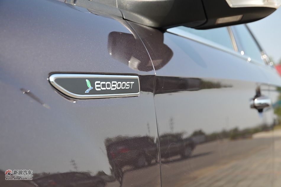 2011款蒙迪欧致胜车身细节