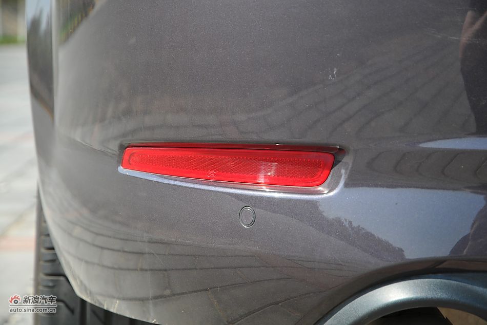 2011款蒙迪欧致胜车身细节