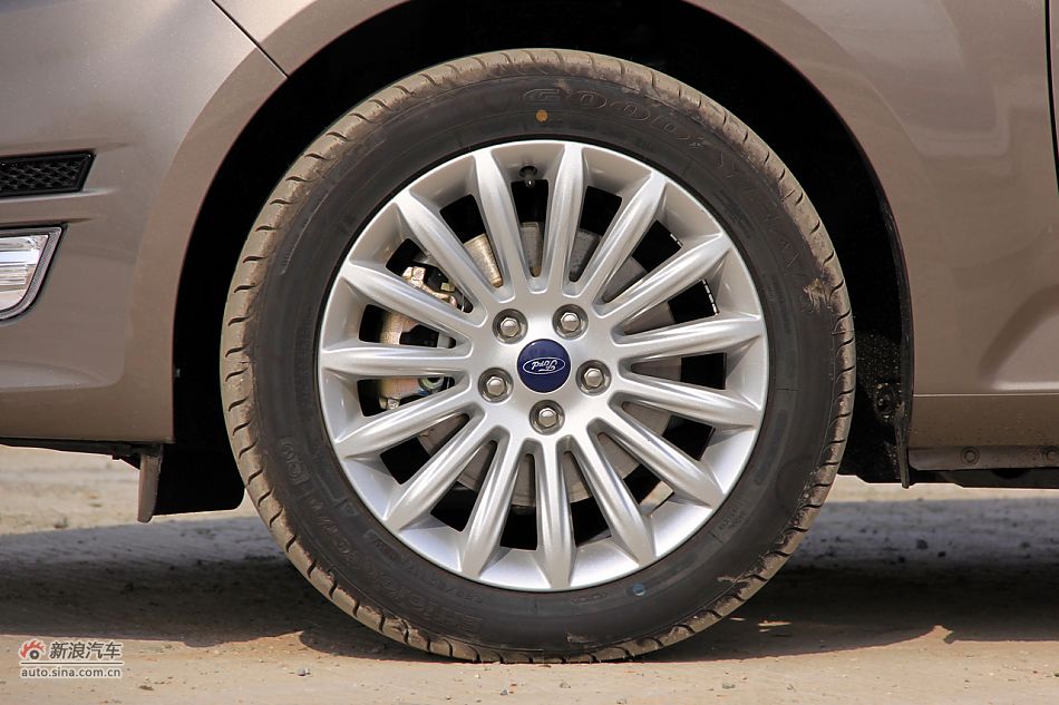 2011款蒙迪欧致胜高清到店实拍