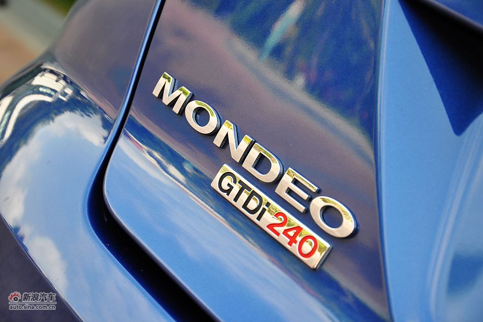 2011款蒙迪欧致胜外观