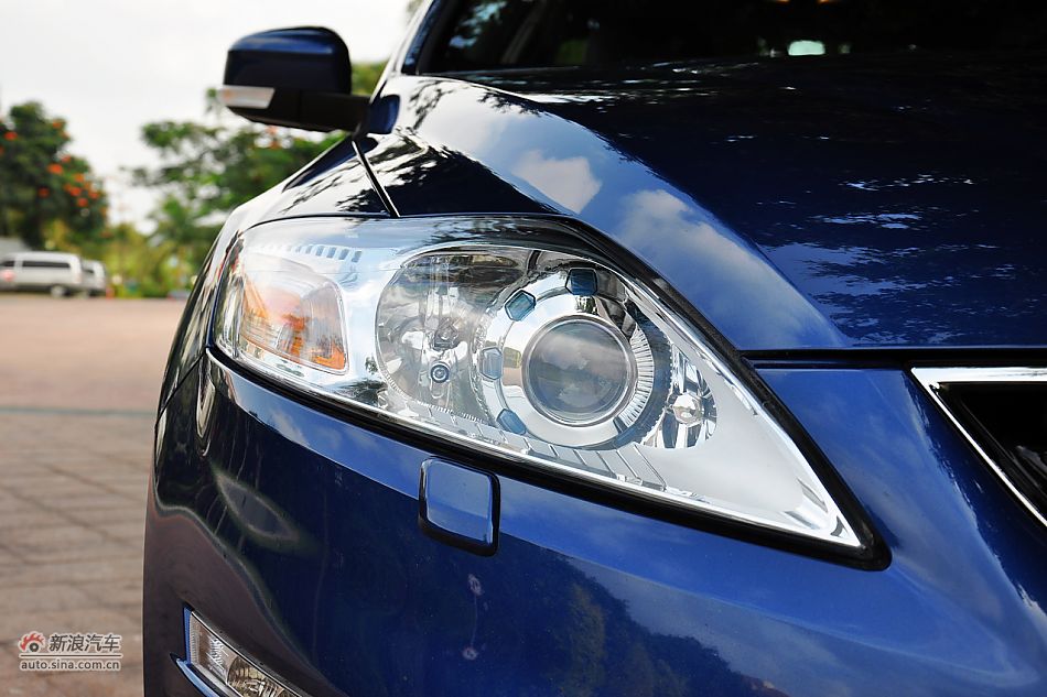 2011款蒙迪欧致胜外观