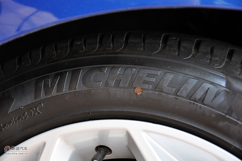 2011款蒙迪欧致胜外观