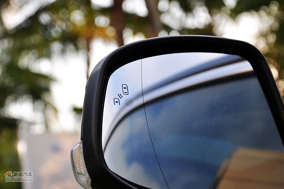 2011款蒙迪欧致胜外观