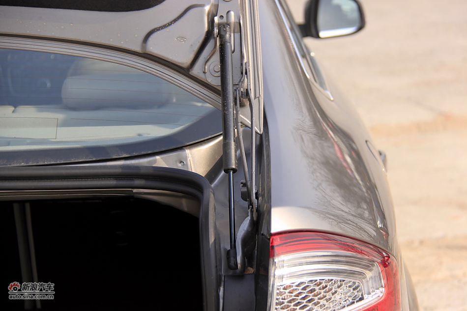 2011款蒙迪欧致胜高清到店实拍
