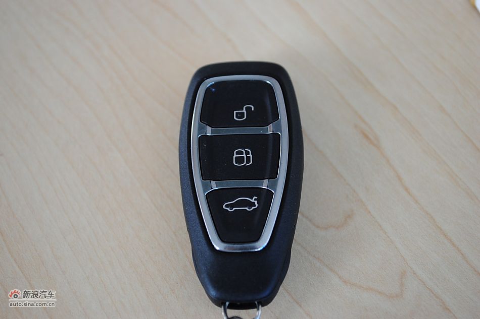 发动机、底盘悬挂及后备箱