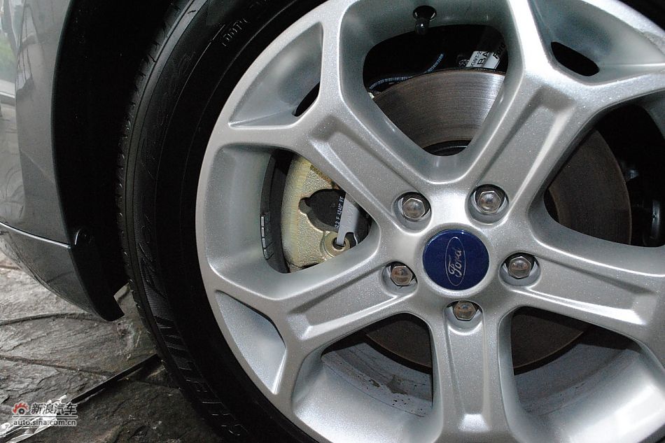 发动机、底盘悬挂及后备箱