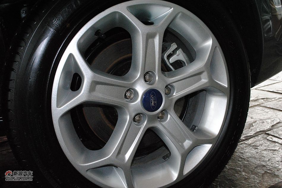 发动机、底盘悬挂及后备箱