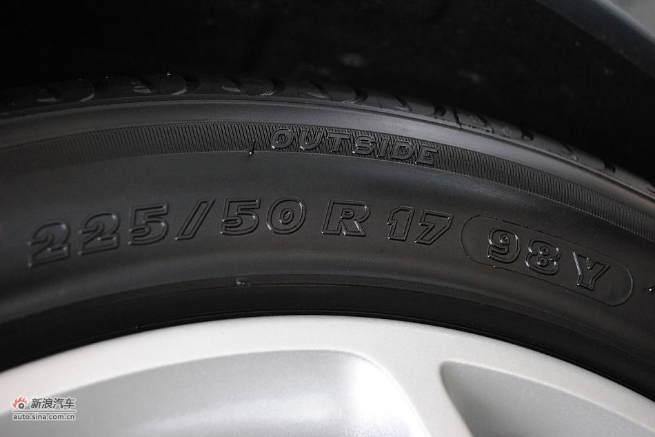 发动机、底盘悬挂及后备箱