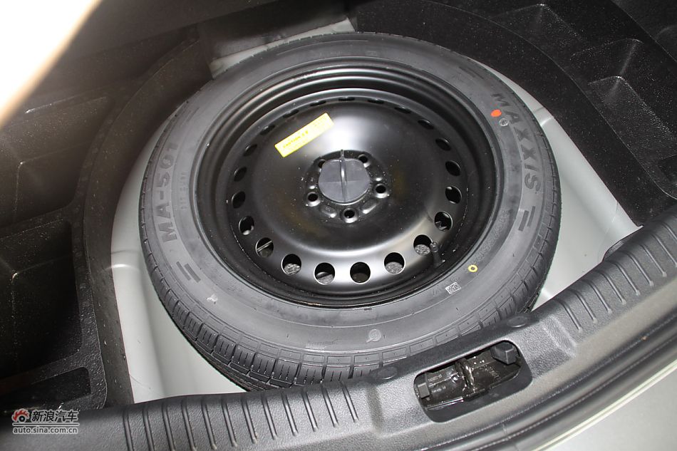 发动机、底盘悬挂及后备箱