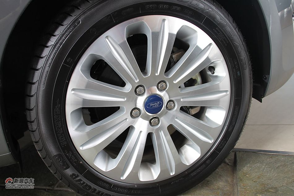 车辆外观及细节