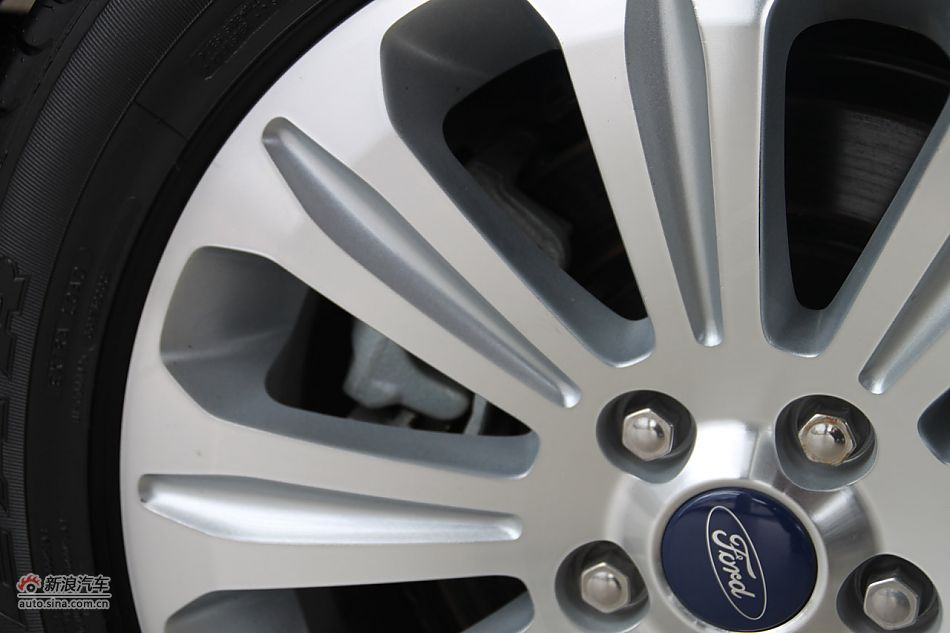 车辆外观及细节