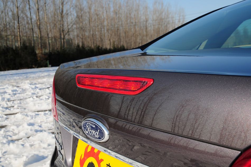 2010款蒙迪欧致胜致胜至尊型外观