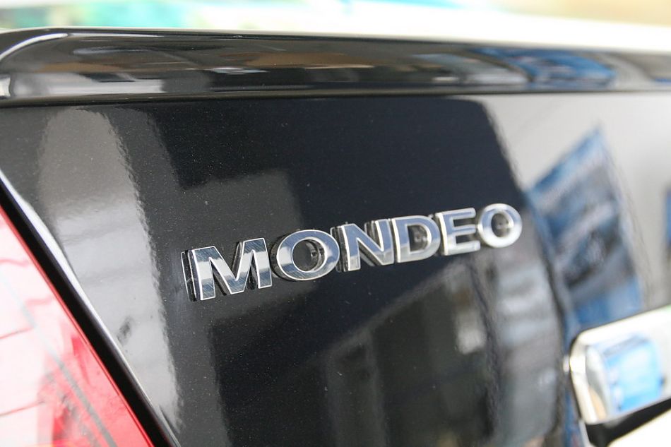 长安福特蒙迪欧尾部细节