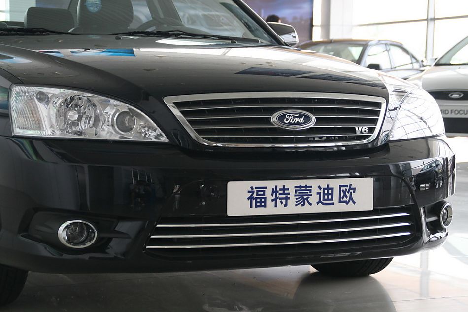 长安福特蒙迪欧前脸