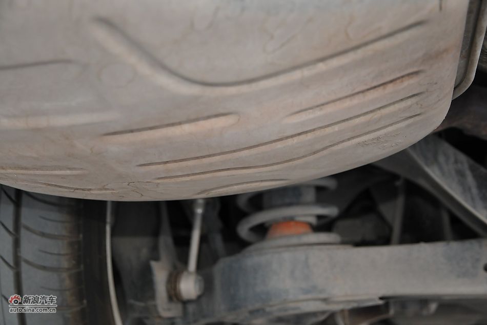 2011款蒙迪欧致胜发动机舱