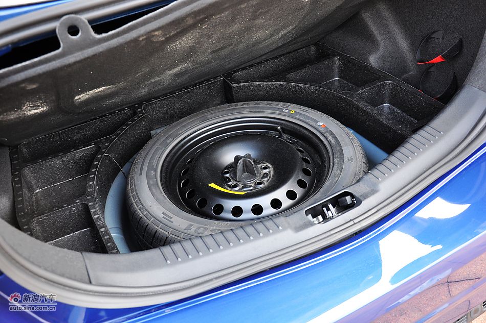 2011款蒙迪欧致胜内饰