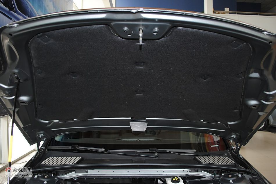 发动机、底盘悬挂及后备箱