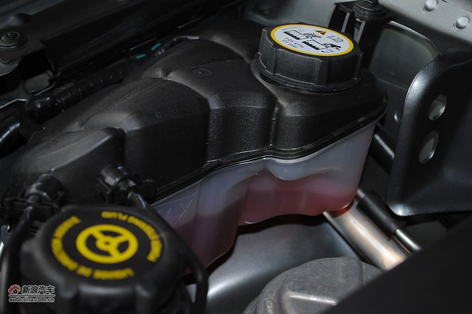 发动机、底盘悬挂及后备箱