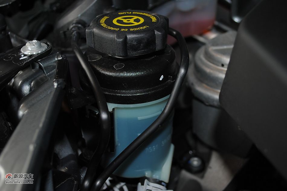 发动机、底盘悬挂及后备箱