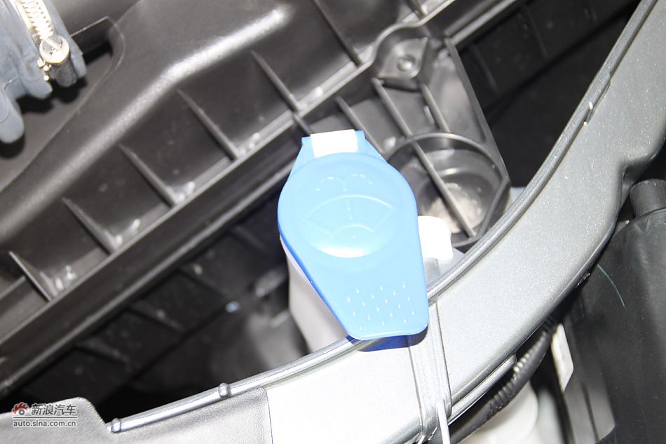 发动机、底盘悬挂及后备箱