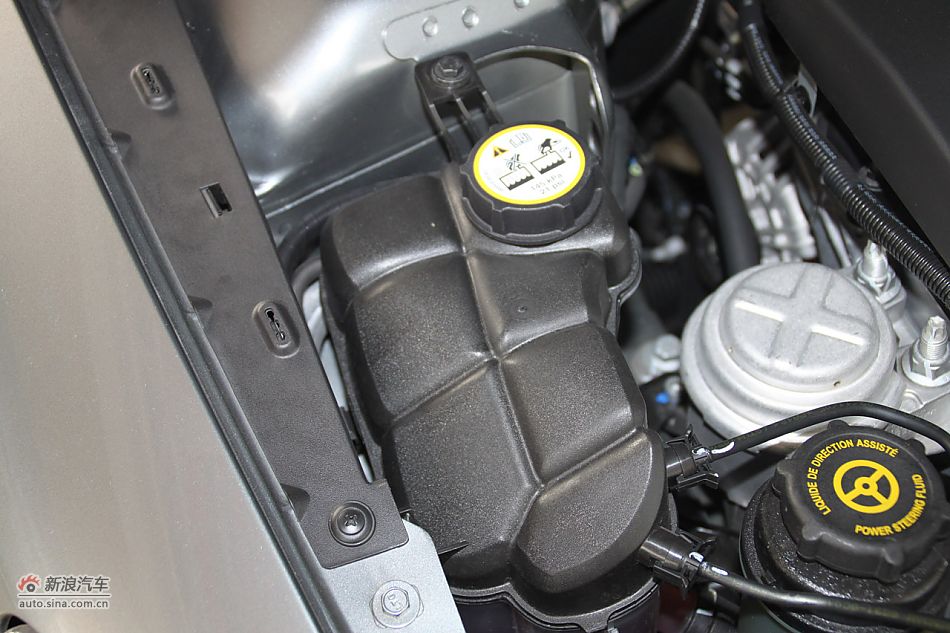 发动机、底盘悬挂及后备箱