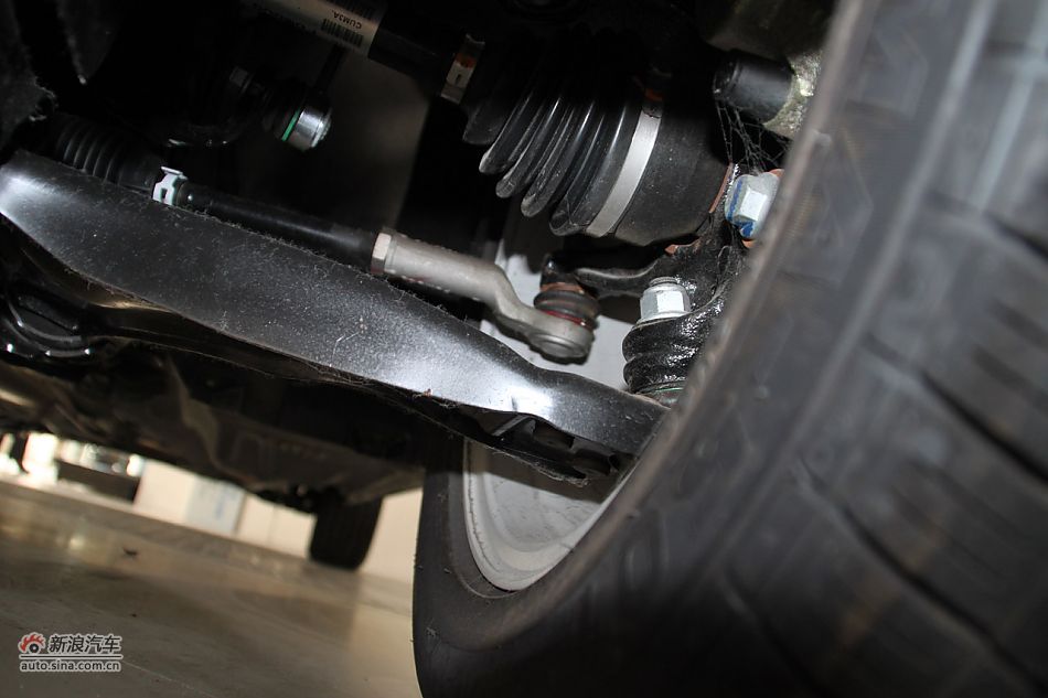 发动机、底盘悬挂及后备箱