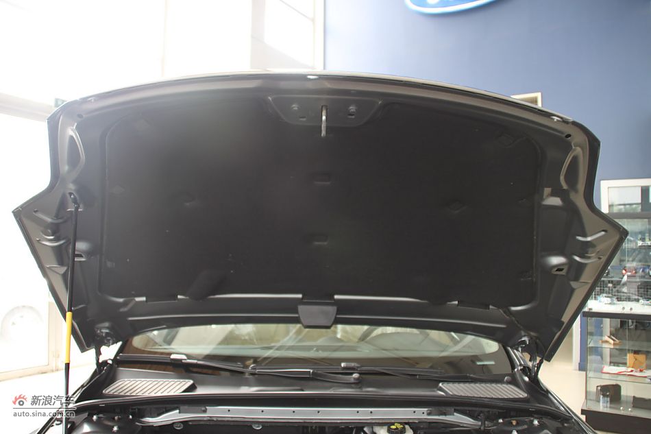 发动机、底盘悬挂及后备箱