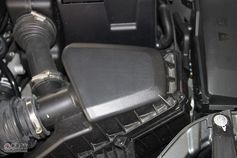 发动机、底盘悬挂及后备箱