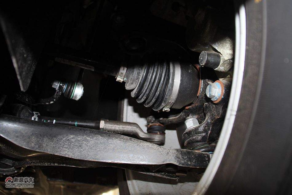 发动机、底盘悬挂及后备箱