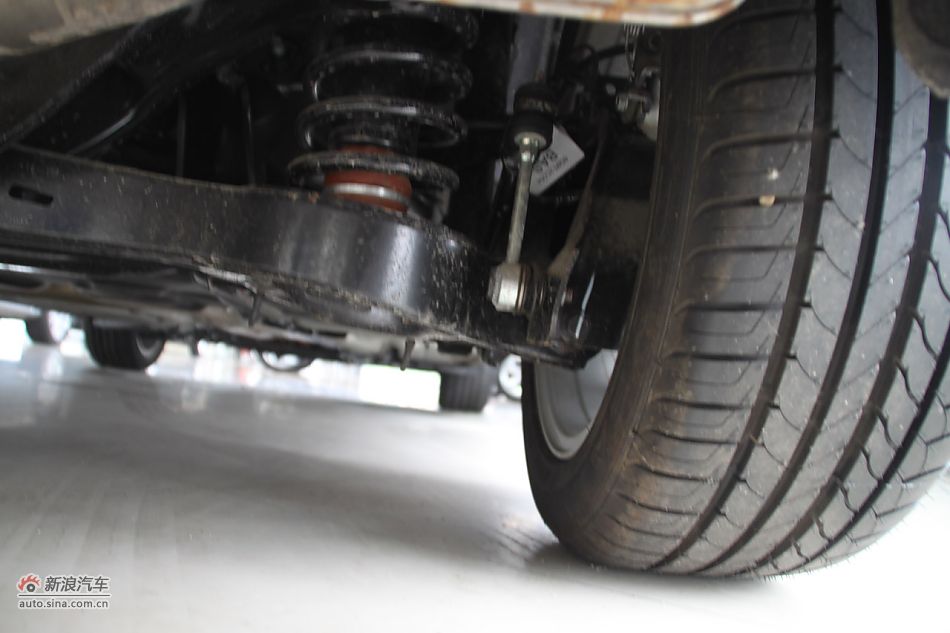 发动机、底盘悬挂及后备箱