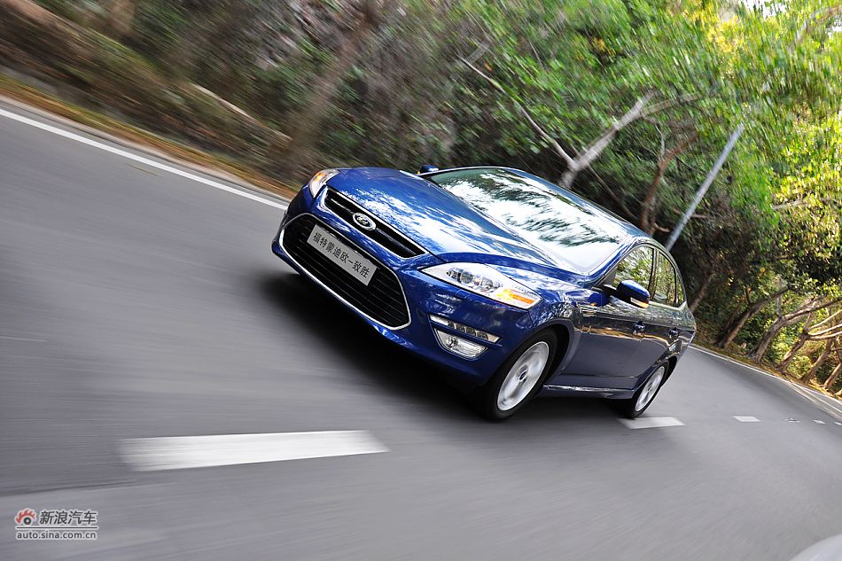 2011款蒙迪欧致胜试车