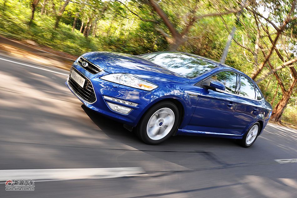 2011款蒙迪欧致胜试车