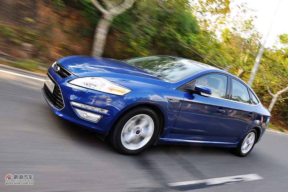 2011款蒙迪欧致胜试车