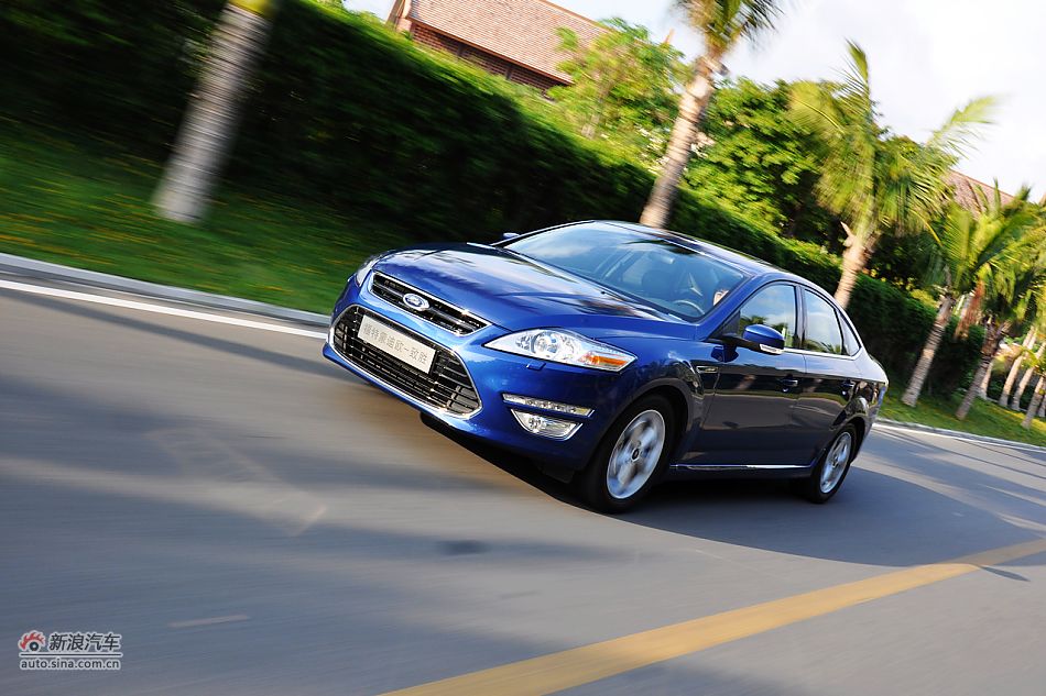 2011款蒙迪欧致胜试车