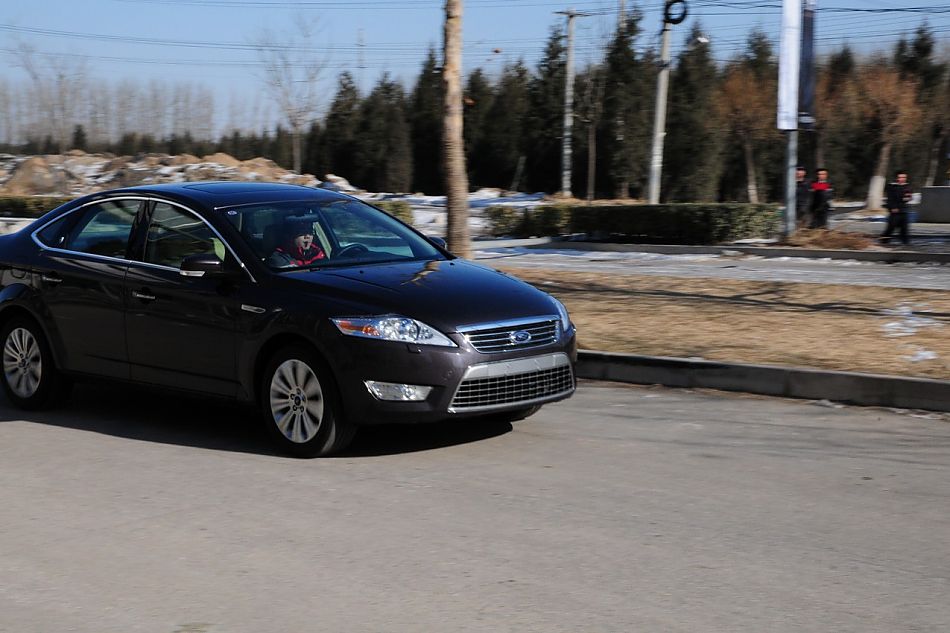 2010款蒙迪欧致胜试车实拍