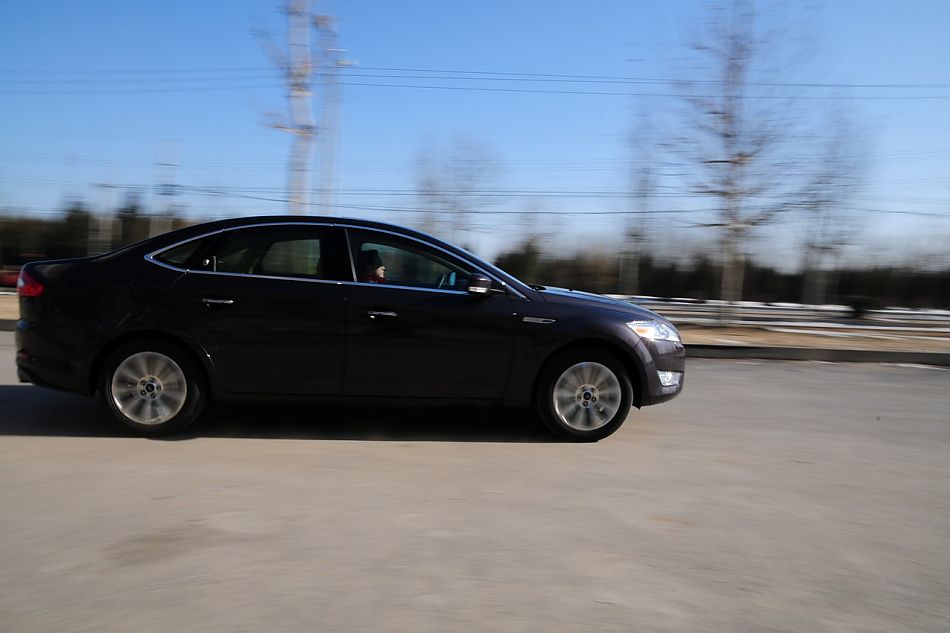 2010款蒙迪欧致胜试车实拍