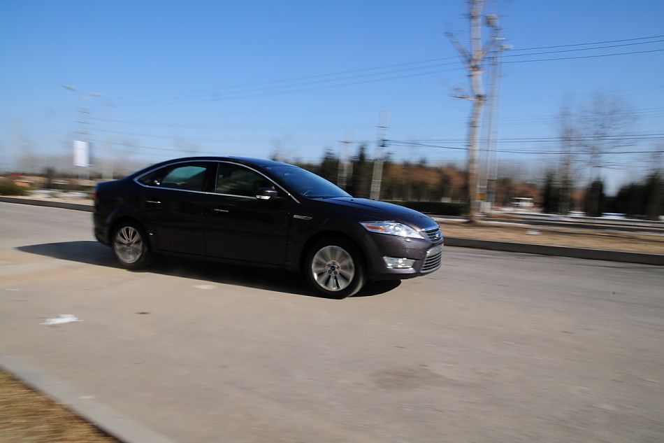 2010款蒙迪欧致胜试车实拍