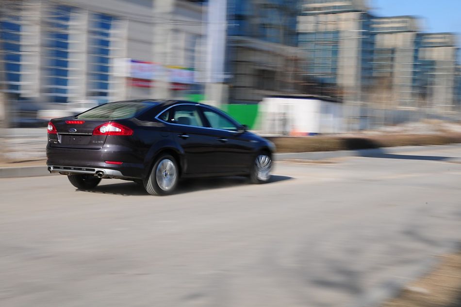 2010款蒙迪欧致胜试车实拍