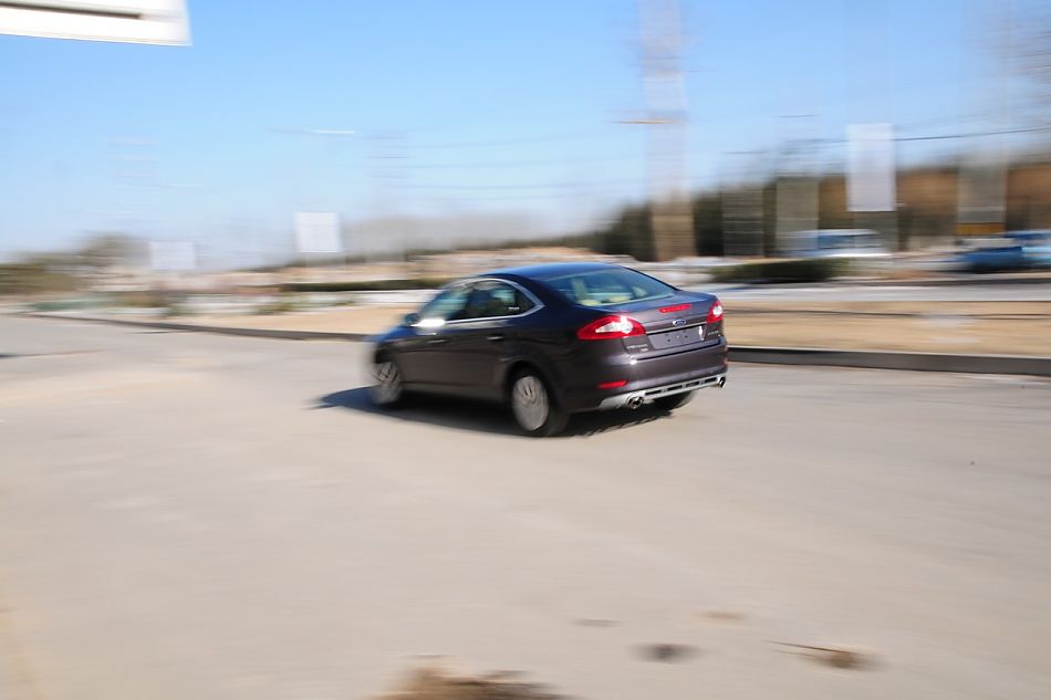 2010款蒙迪欧致胜试车实拍