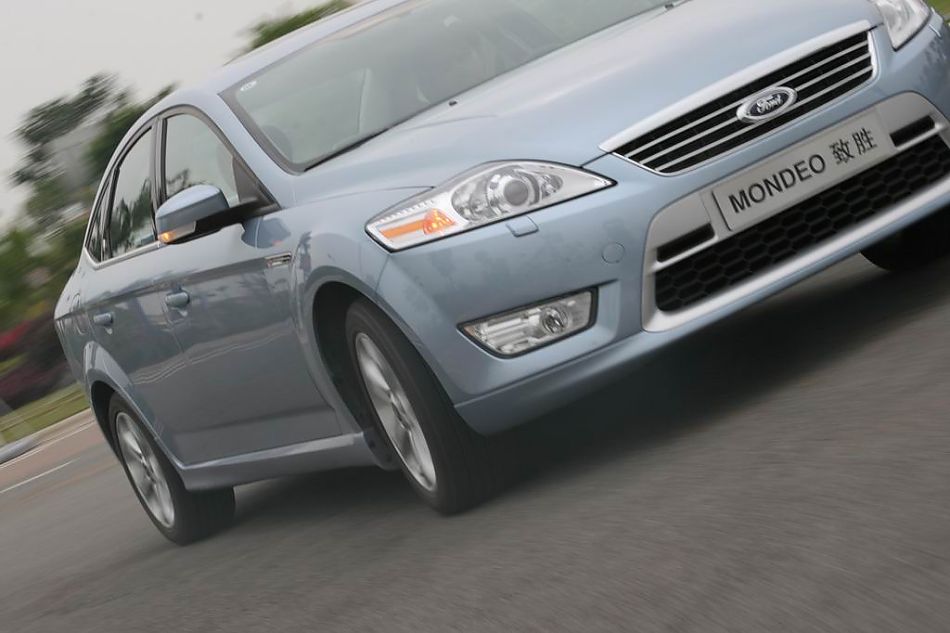 图为蒙迪欧致胜多角度动态实拍