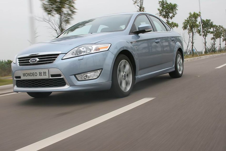 图为蒙迪欧致胜多角度动态实拍